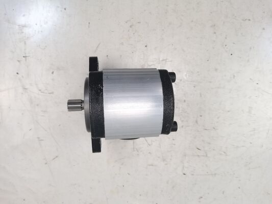 Passen Sie die hydraulische Zahnradpumpe 1511 379 032 mit 13 Zähnen, 32 cm³, 36 cm³, 46 cm³, Durchflussrate, Ölzahnradpumpe aus Gusseisen für schwere Baumaschinen an