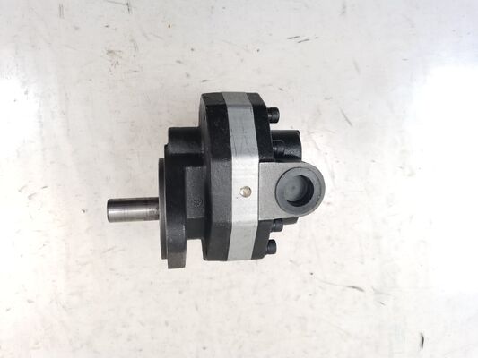 Anpassbare Kawasaki-Hydraulik-Zahnradpumpe FC18L mit flacher Keilwelle, Industrie-Getriebeölpumpe, Radlader-Ersatz für Grader-Ausrüstung