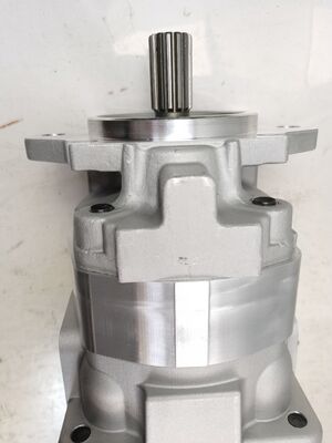 Komatsu Zahnradpumpe 4-stufige Hydraulikpumpe SAR3-71+32+32+20 Gusseisen Aluminiumlegierungsmaterialien Hochdruckpumpe Hydraulikteile für Lader Ein Jahr Garantie
